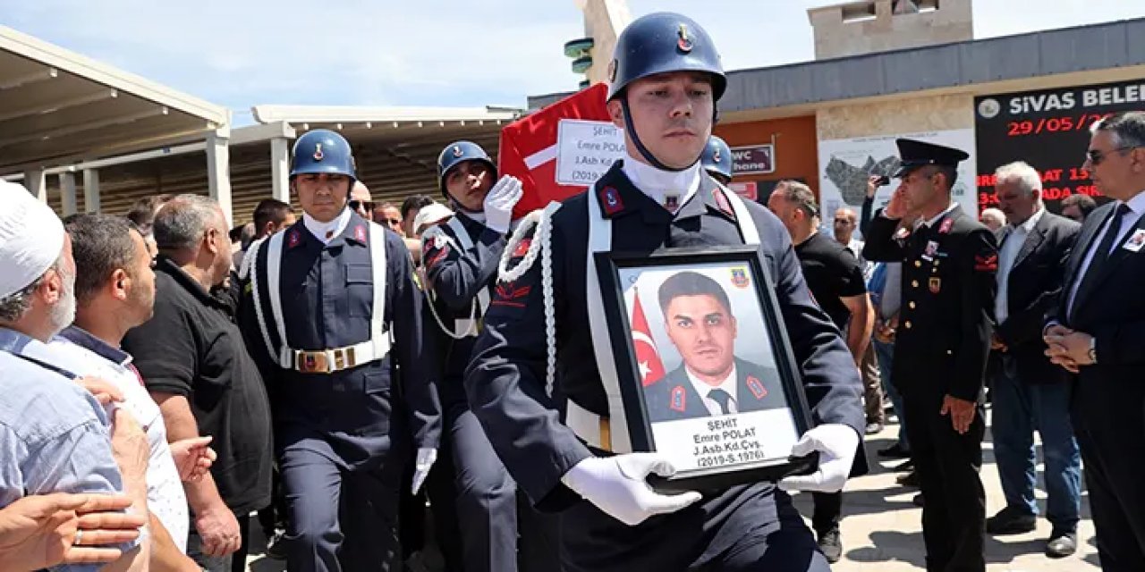 Sivas'ta şehit Emre Polat son yolculuğuna uğurlandı