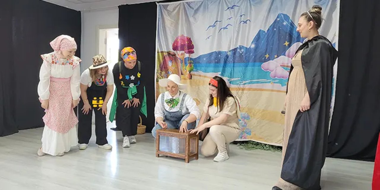 Veliler sahneye çıktı, çocuklar hayran kaldı!