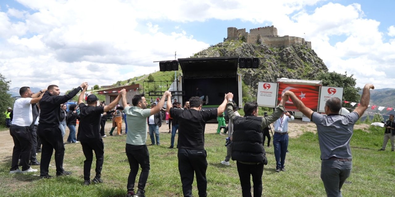 Gümüşhane'de şenlik coşkusu! Doyasıya eğlendiler