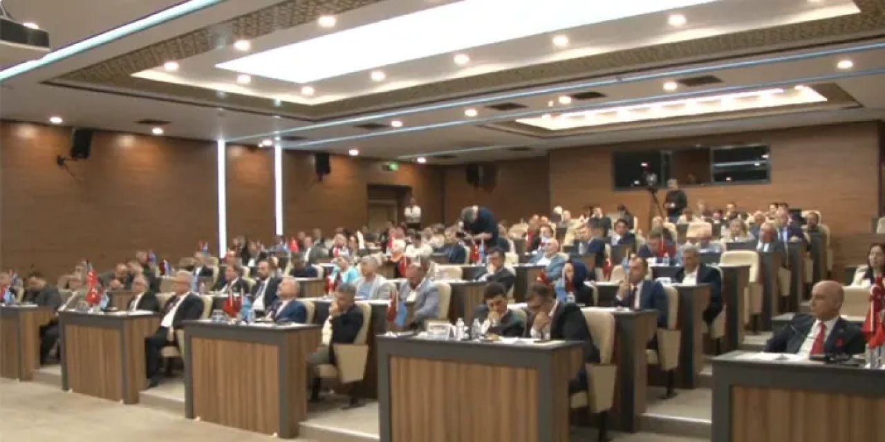 Ortahisar Belediye Meclisi'nde tansiyon yükseldi!