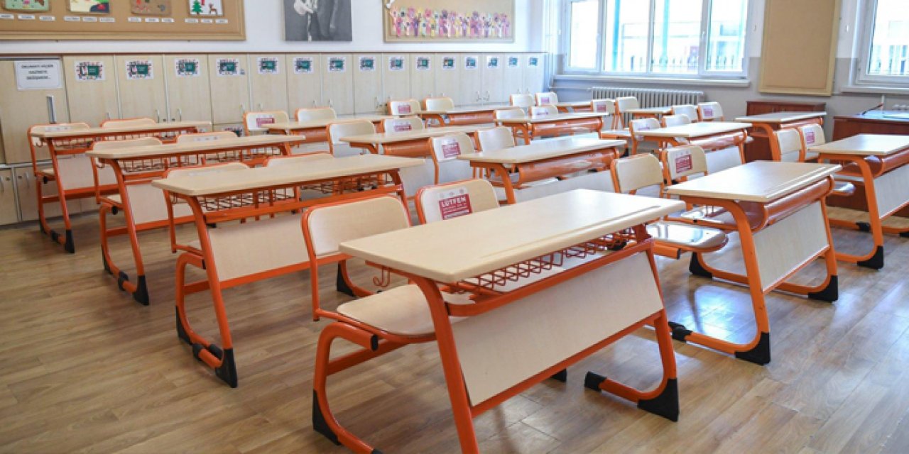 2024-2025 Eğitim yılında sınıfta devamsızlıktan kalma var mı, Ortaokul ve Lisede kaç günle kalınır?