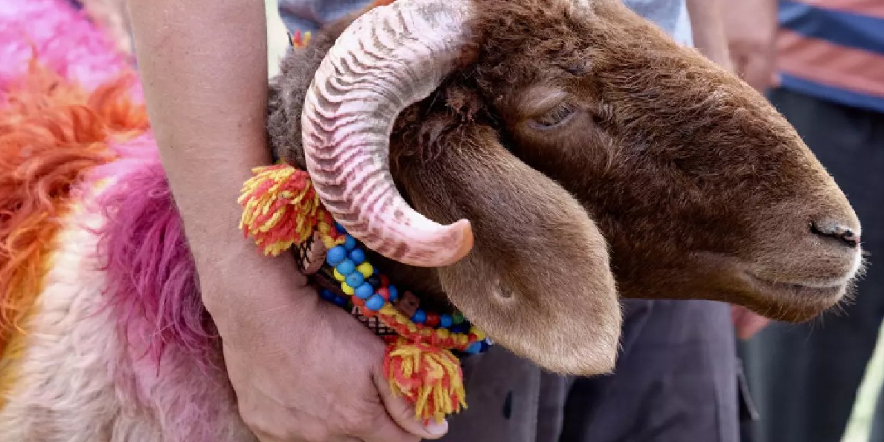 2025 Arefe Günü Ne Zaman? Arefe Günü Tatil mi, Okullar Yarım Gün mü?