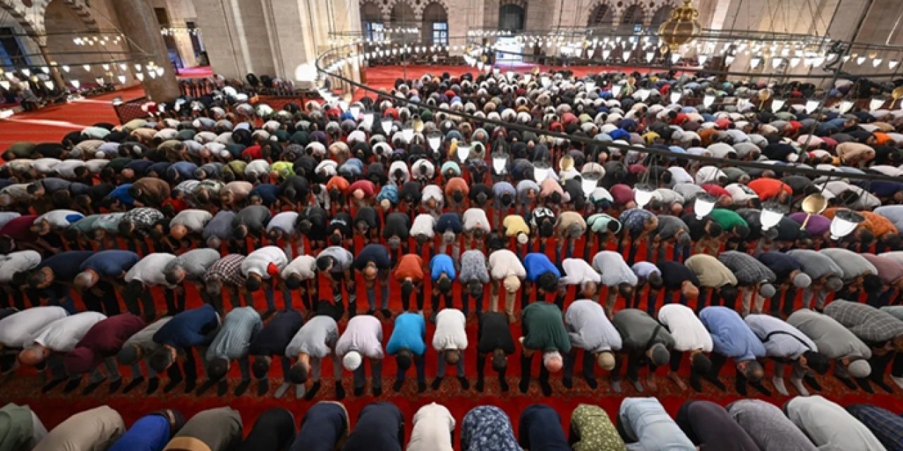 2025 Kurban Bayramı için bayram namazı saatleri merak konusu oldu.