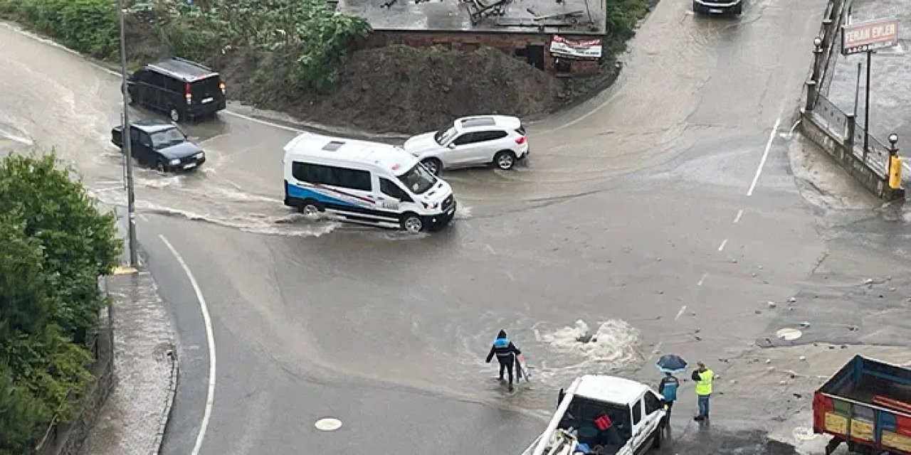 Trabzon'u sağanak vurdu!