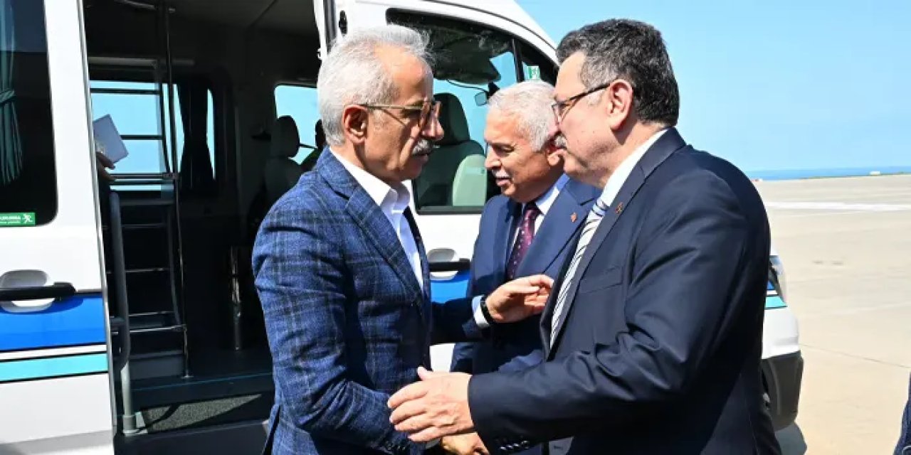 Bakan Abdulkadir Uraloğlu sel sonrası Trabzon'da