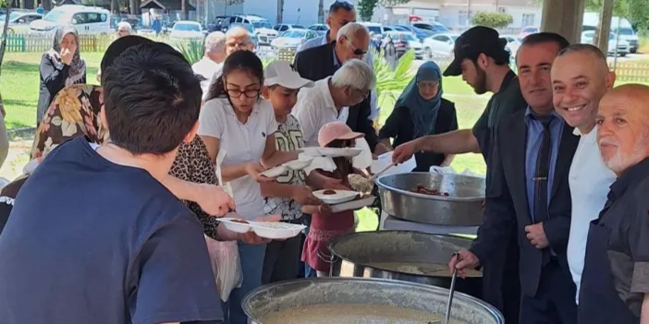 Bayramda gelenek yaşatıldı: Samsun Kolay’da keşkek günü