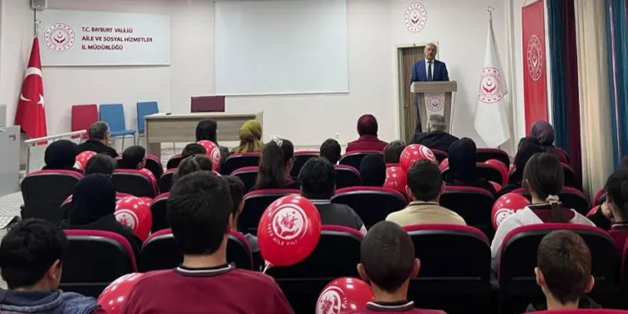 Bayburt’ta öğrencilere sosyal hizmetler tanıtıldı!