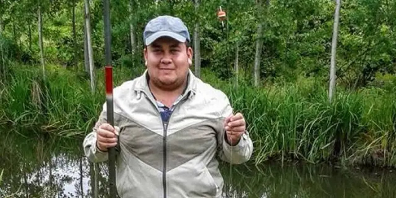 Direğe çarpan motosikletteki genç kurtarılamadı