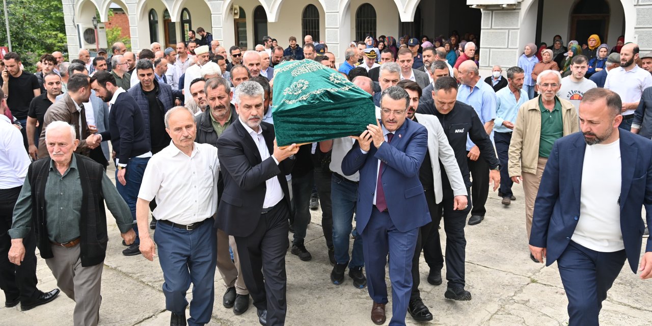 Trabzon'da selde hayatını kaybeden vatandaş son yolculuğuna uğurlandı!