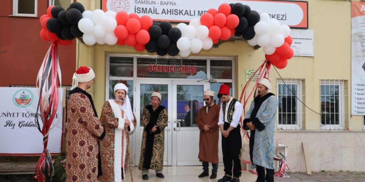 Samsun’da ahilik geleneği yaşatıldı: 145 öğrenci mezuniyetle meslek hayatına ilk adımı attı