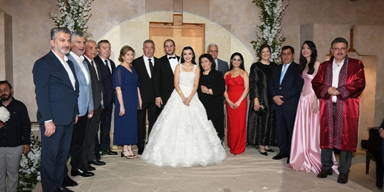 Özer ve Yavuz ailelerinin mutlu günü