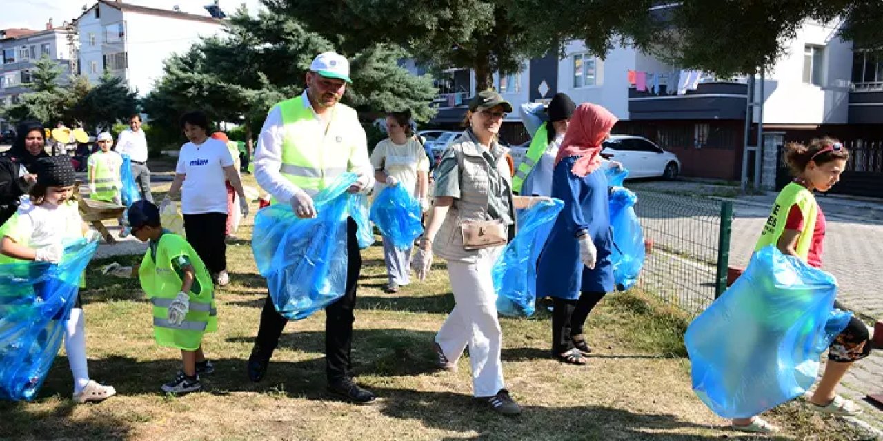 Samsun Terme'de el birliğiyle mahalle temizliği yapıldı!
