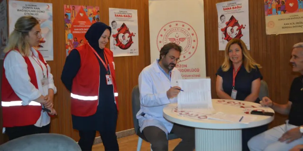 14 Haziran Dünya Kan Bağışçıları Günü Trabzon Kanuni Eğitim ve Araştırma Hastanesi'nde Kutlandı