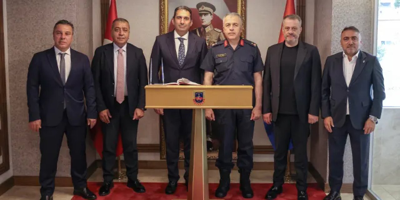 Trabzonspor yönetiminden Jandarma'ya anlamlı ziyaret!