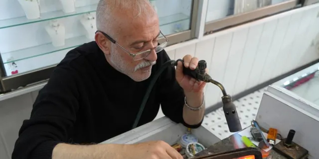 Bayburt’un tek gümüş işleme ustası çeyrek asırdır mesleğini sürdürüyor!
