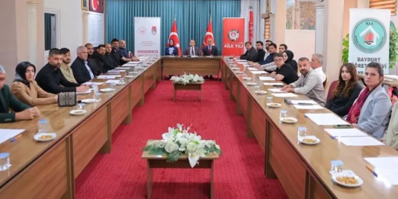 Bayburt’ta yeni evlenen çiftlere destek!