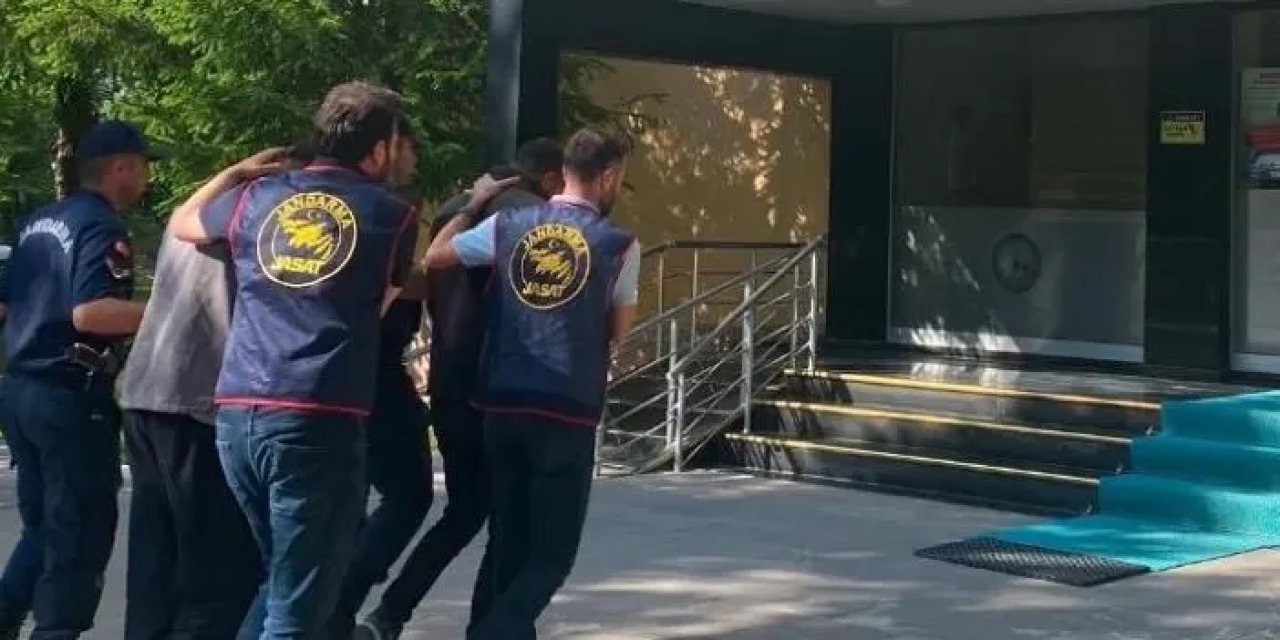 Bayburt’ta arı kovanı hırsızları yakalandı! 40 kovan sahibine teslim edildi