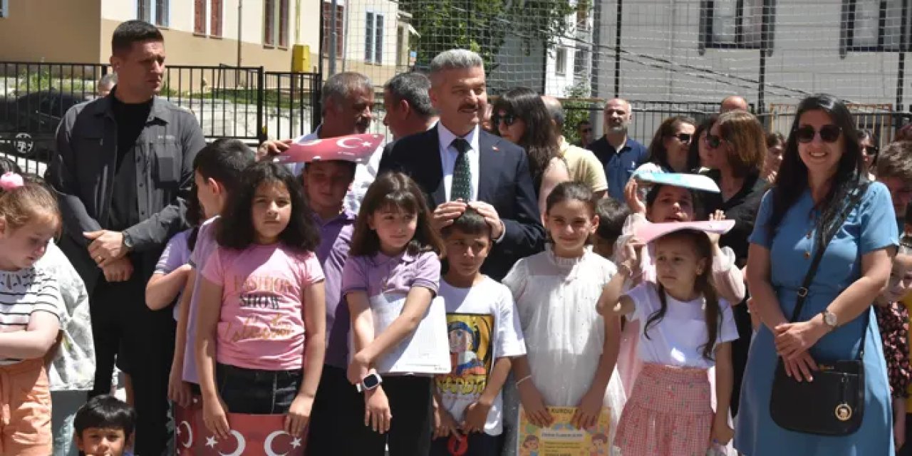 Bölgemizde karne heyecanı! Öğrenciler yaz tatiline başladı