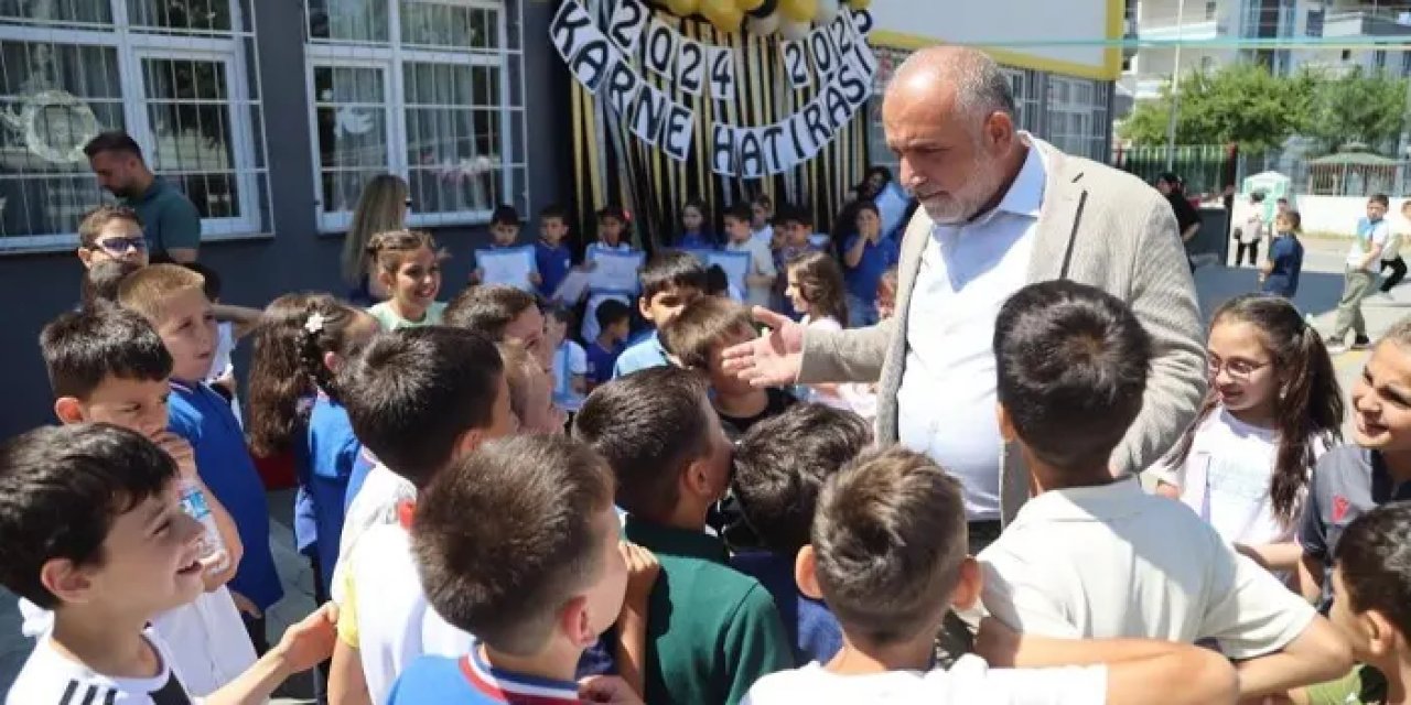 Samsun Canik Belediye Başkanı Sandıkçı karne heyecanına ortak oldu