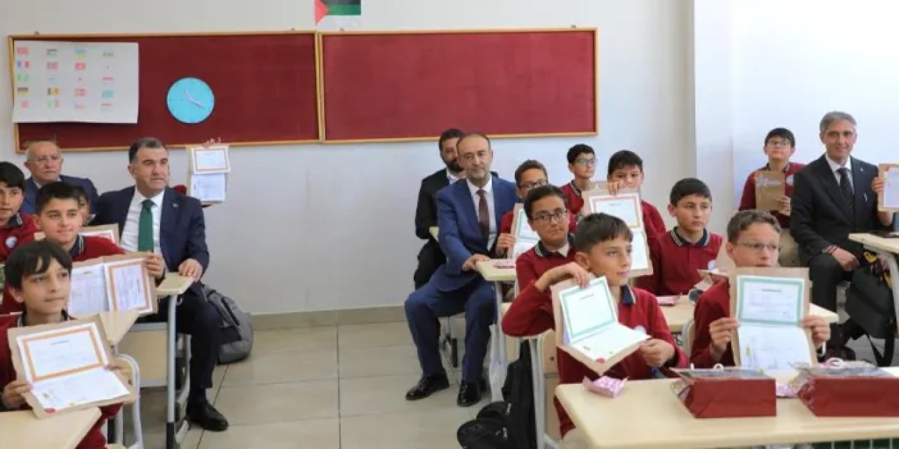 Bayburt’ta 14 bin 103 öğrenci karne sevinci yaşadı