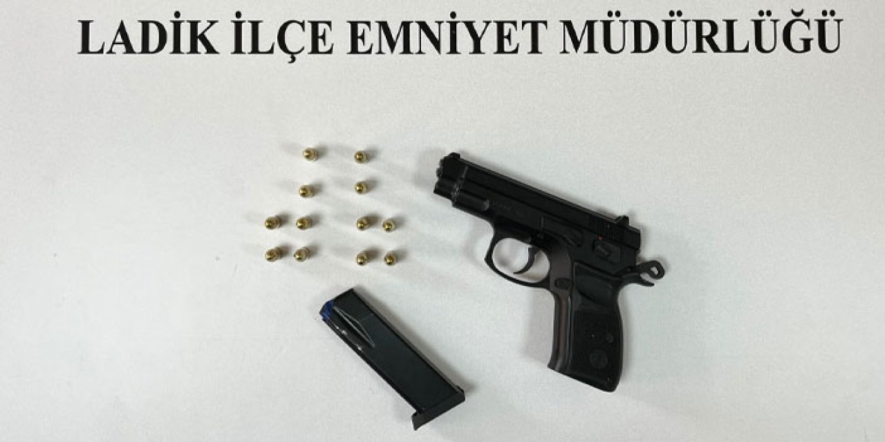 Samsun'da bir araçta ruhsatsız silah yakalandı!