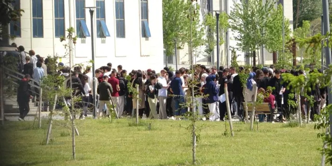Bayburt’ta AYT heyecanı! “Annemin okunmuş suyuyla geldim”