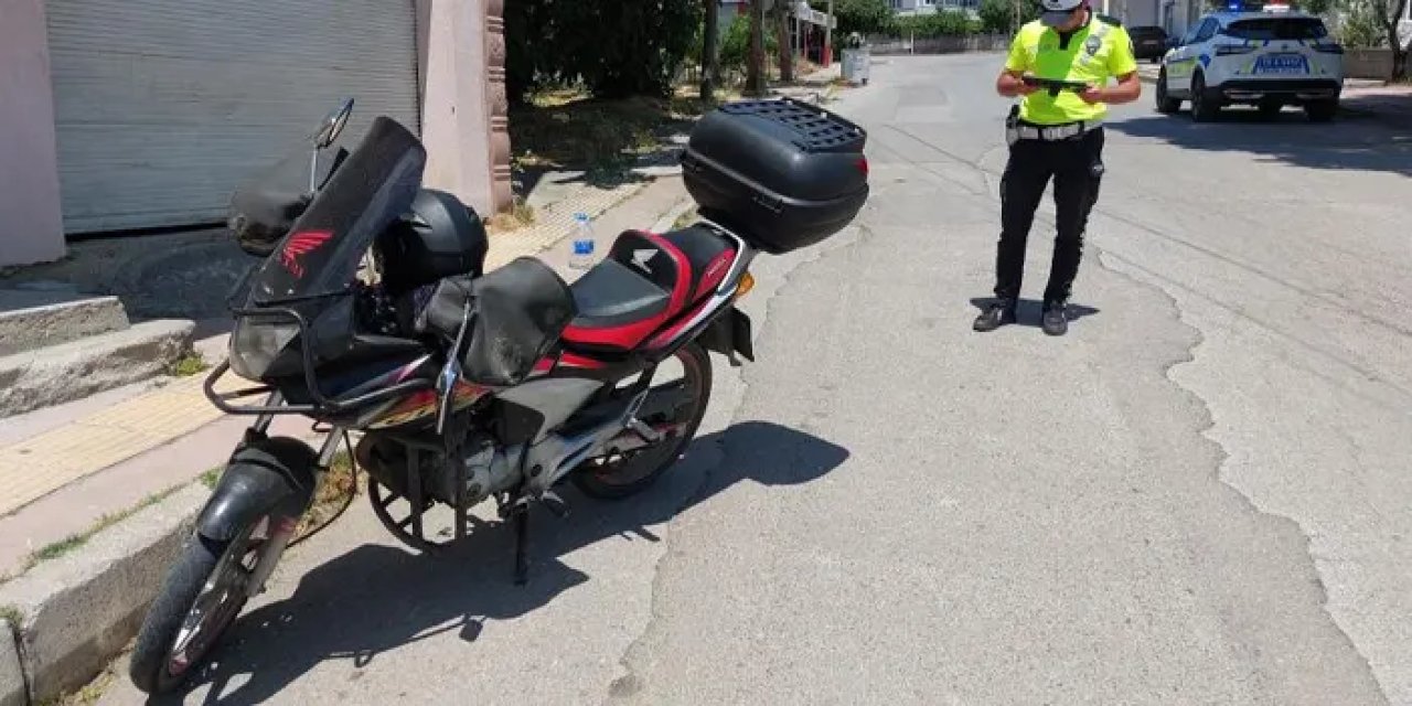 Giresun'da motosiklet sürücüsü motoru bırakıp koşarak kaçtı!