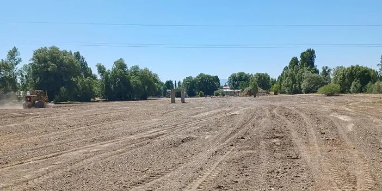 Bayburt’ta mera alanları yeşillendiriliyor!