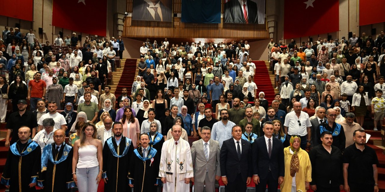 Trabzon MYO’da mezuniyet coşkusu