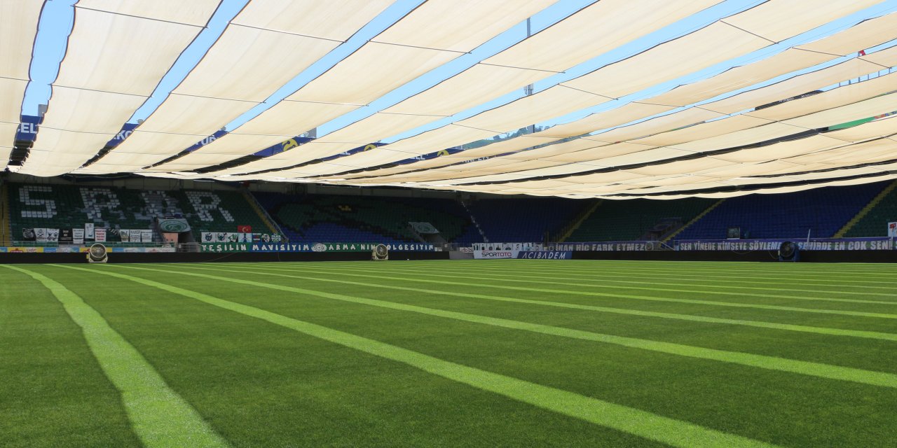 Rizespor stadında çimlere brandalı önlem