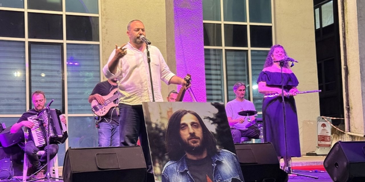 Artvin'de "Nazım'dan Kazım'a bir Volkan'dır Karadeniz" konseri düzenlendi