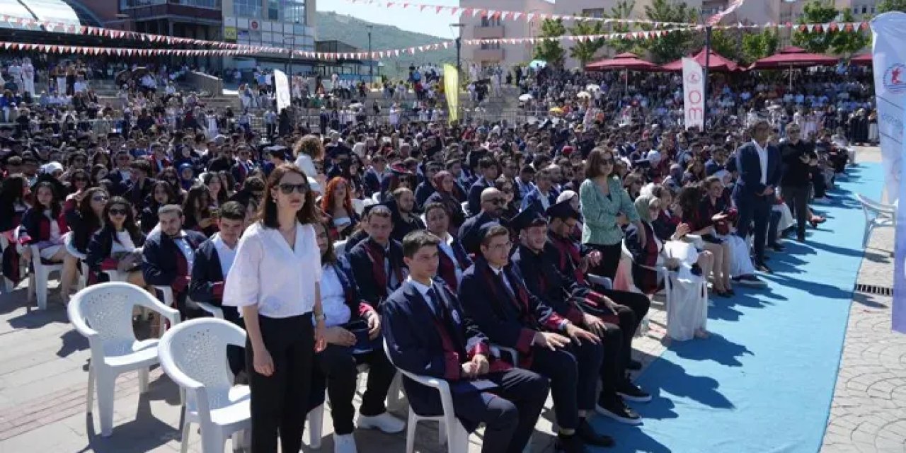 Samsun’da 440 genç mühendis mezun oldu!