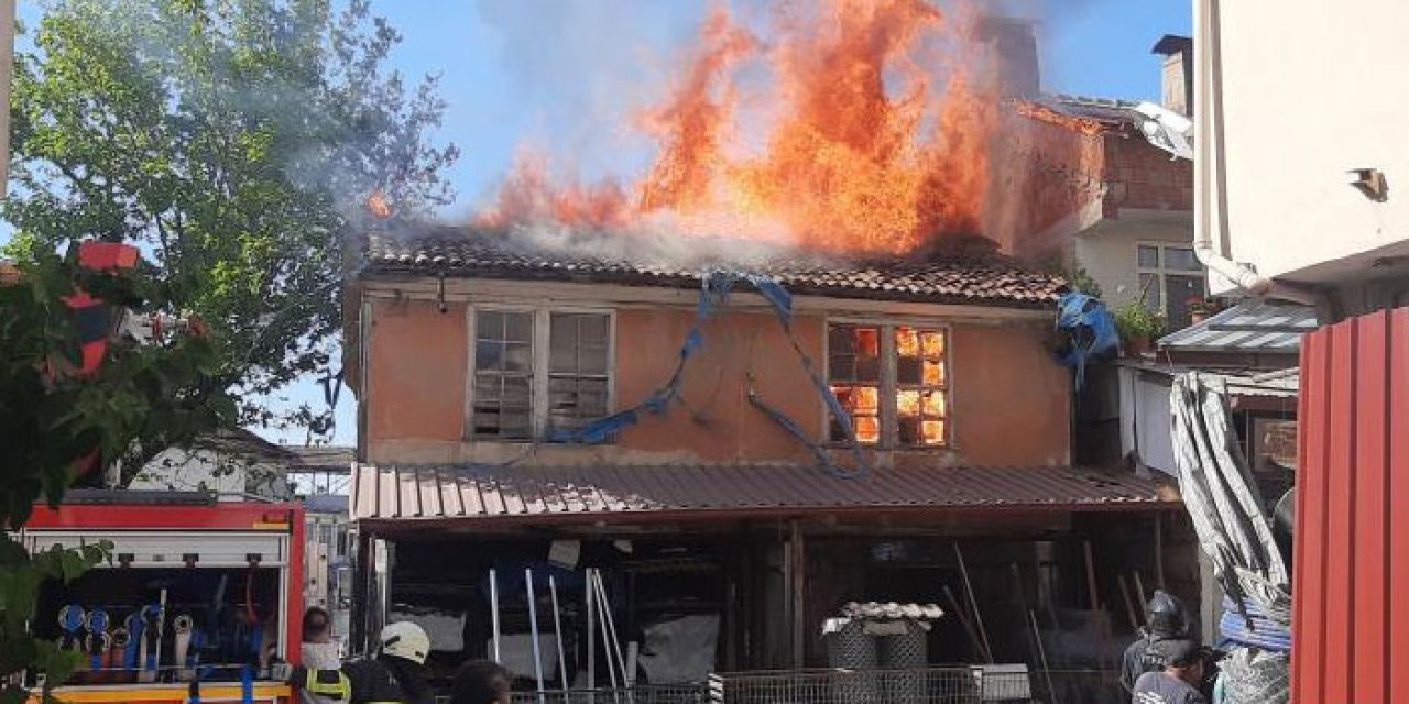 Samsun'da korkutan yangın! Ev alevler içinde kaldı
