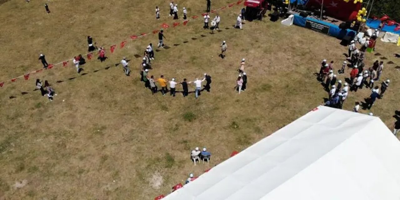 Bayburt’un dağ köyünde piknik şöleni! Renkli görüntüler oluştu