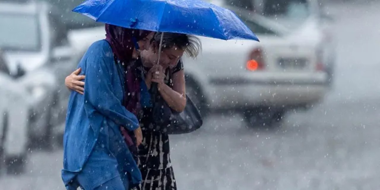 Samsun’u sağanak vurdu! Hayat kitlenme noktasına geldi