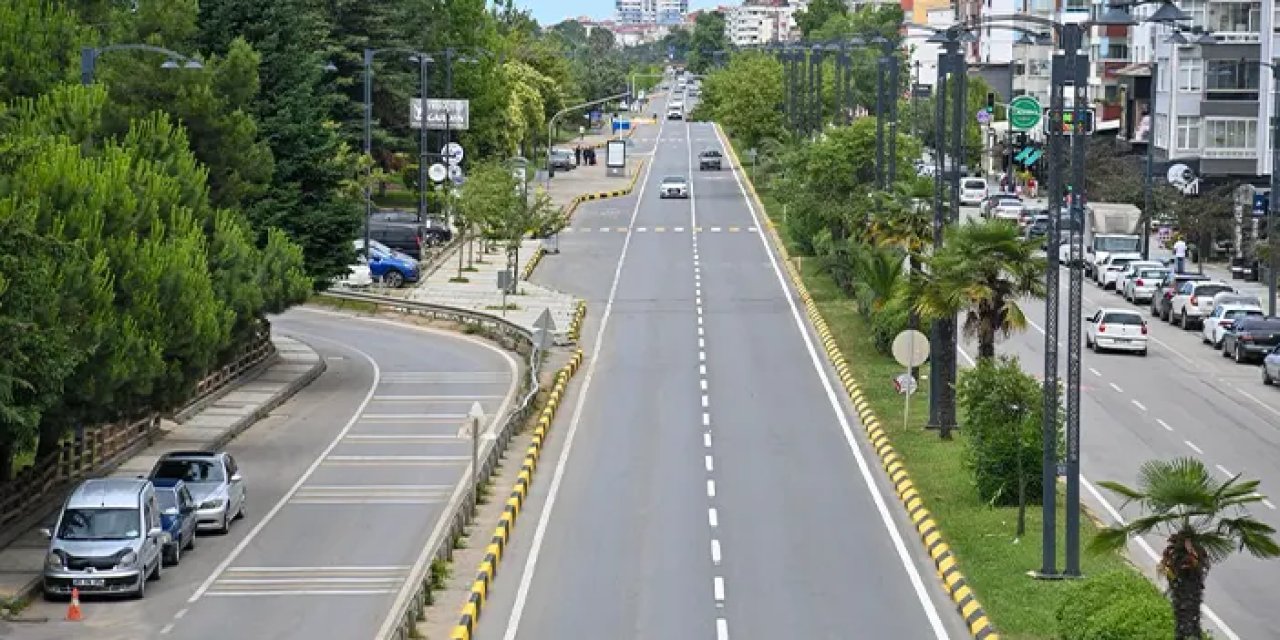 Trabzon'da muhtarlardan Büyükşehir'e asfalt teşekkürü!
