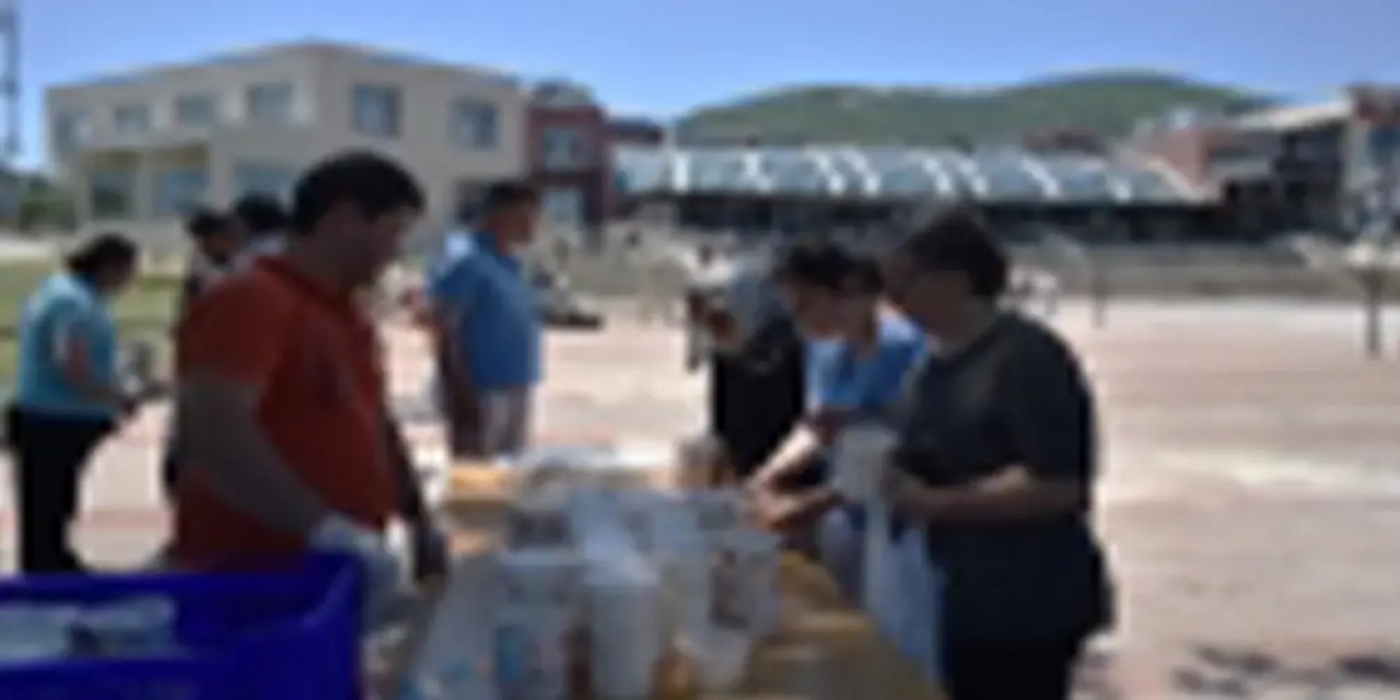 Yaşam Merkezin'de aşure ikramı