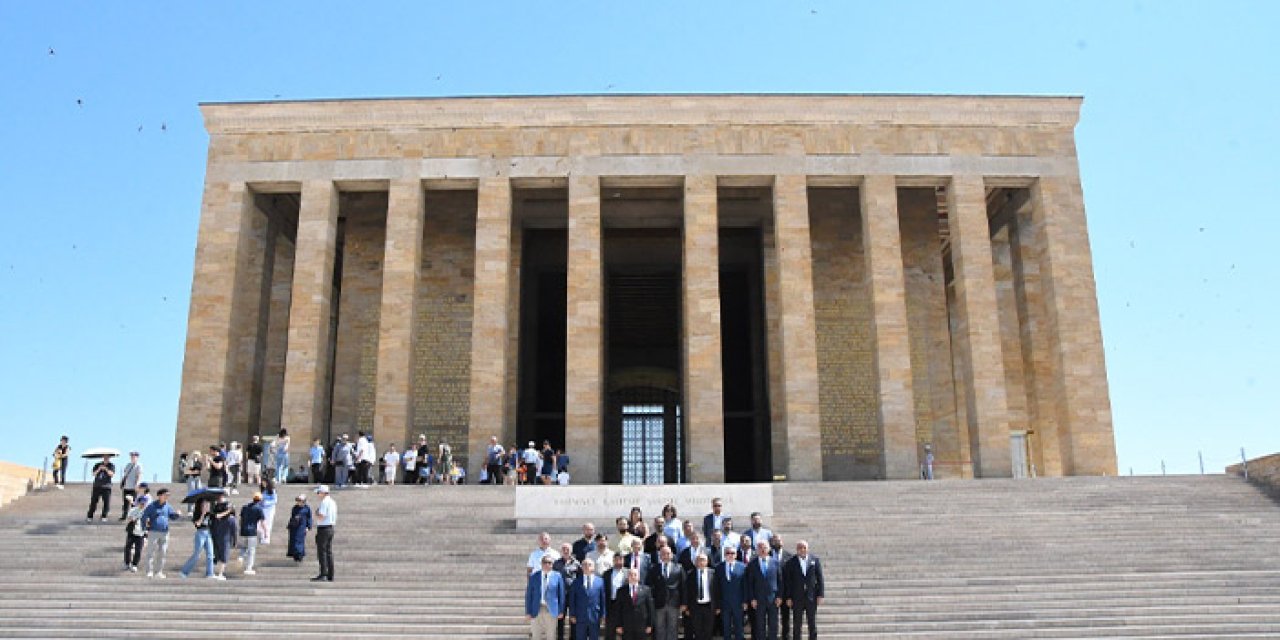 Matbaacılar günü'nde Anıtkabir'e anlamlı ziyaret