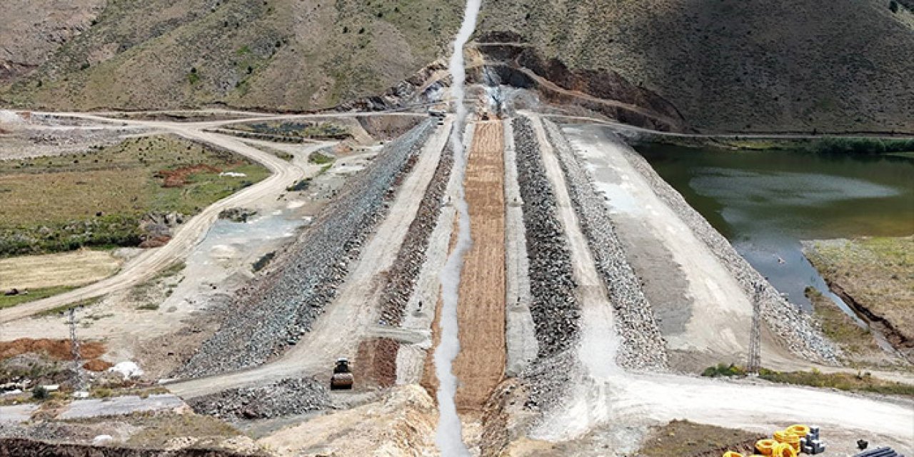 Bayburt Yelpınar Gölet'nde çalışmalar devam ediyor