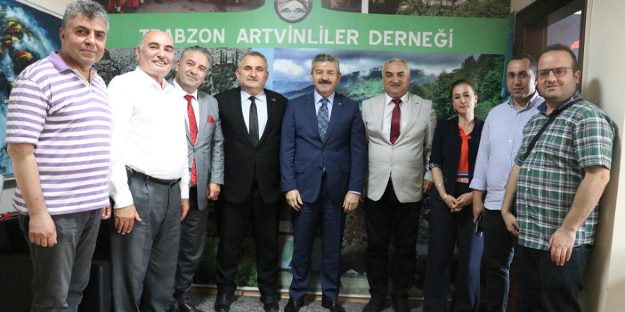 Artvin Valisi Turan Ergün’den Trabzon Artvinliler Derneği’ne ziyaret