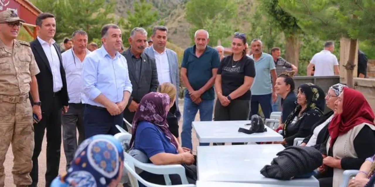 Bayburt'ta birlik ve beraberlik buluşması! Harmanözü köyünde aşure etkinliği düzenlendi