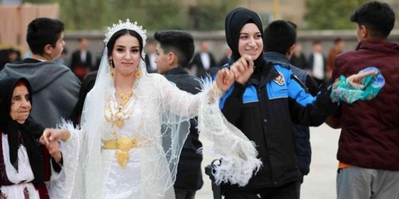 Gönülleri fethetmişti! Trabzonlu kadın polis Hakkari’ye veda etti