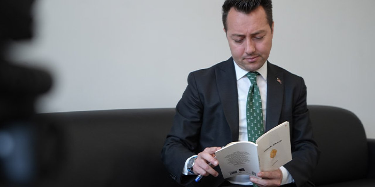 8 üniversite, 9 şiir kitabı: Bayburt’un şiirle anılan tapu müdürü