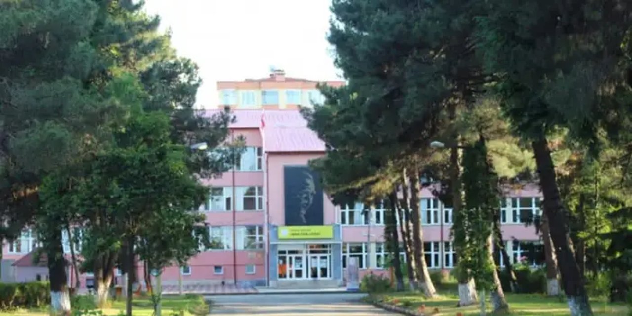 Beşikdüzü Borsa İstanbul Fen Lisesi 2025 taban puanı