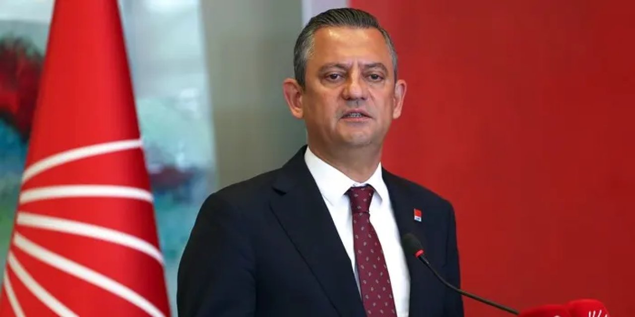 Özgür Özel'den ilk açıklama! Terör örgütünün silah bırakma teslimini ''memnuniyetle karşılıyoruz''