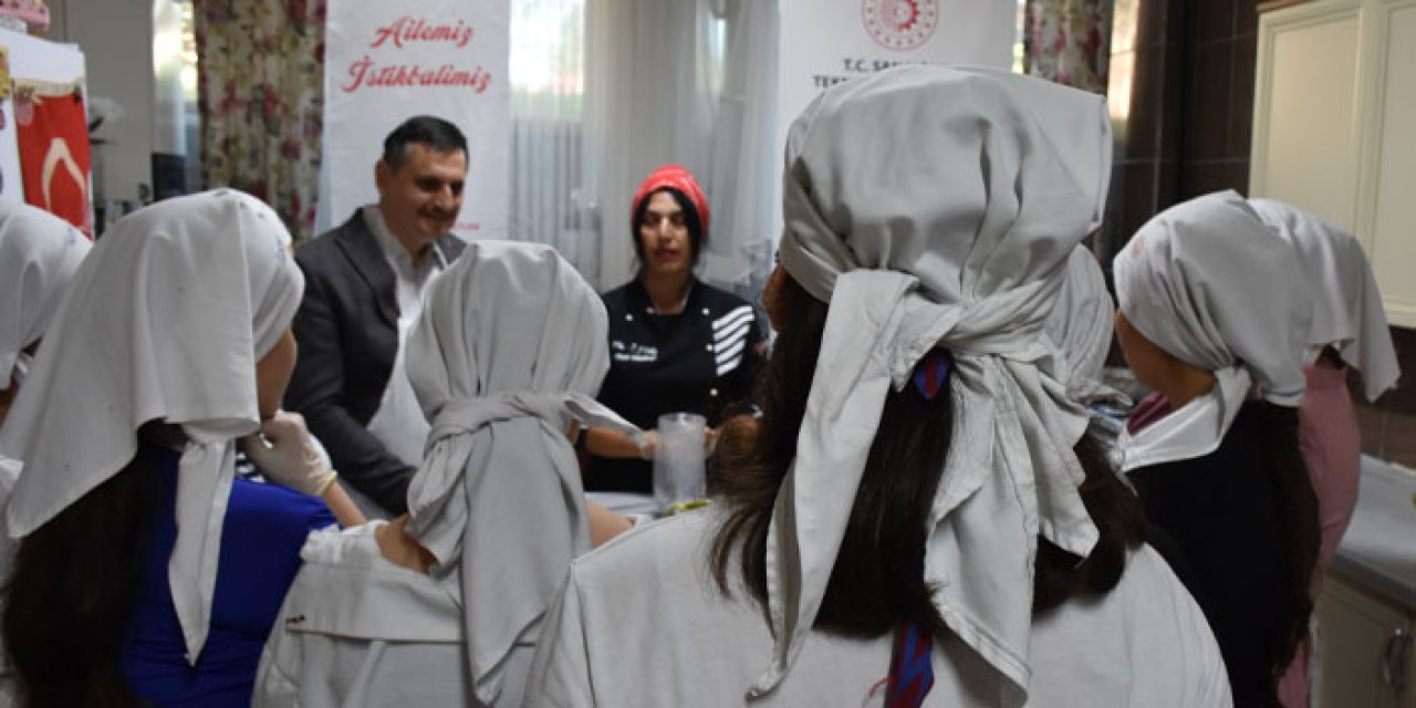 Trabzon'da koruma altındaki kız çocukları çikolata eğitimi aldı