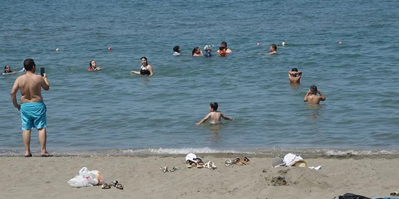 Samsun’da sıcak hava bunaltınca çözüm park, sahil ve gölge oldu!