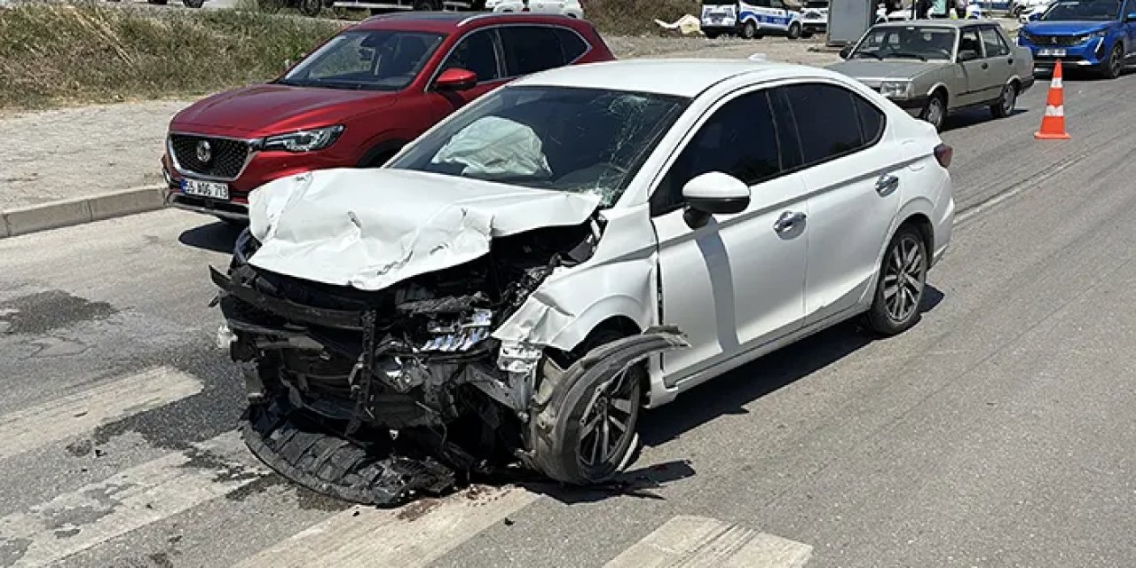 Samsun'da trafik kazası! 3 kişi hastaneye kaldırıldı