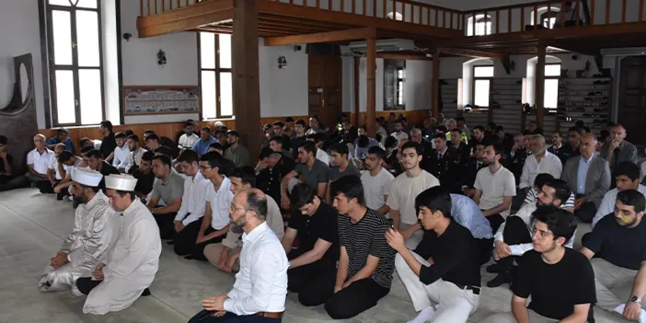 Trabzon ve Ordu'da 15 Temmuz şehitleri dualarla anıldı!