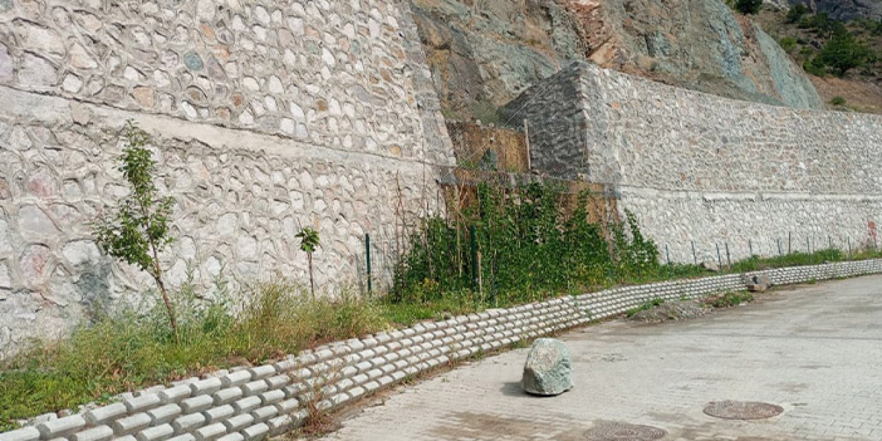 Artvin'de yağmurla gelen tehlike köylüyü korkutuyor